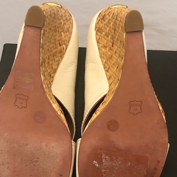 BCBG MAXAZRIA  NEVER BEEN WORN  wedge - Picture 11 of 12